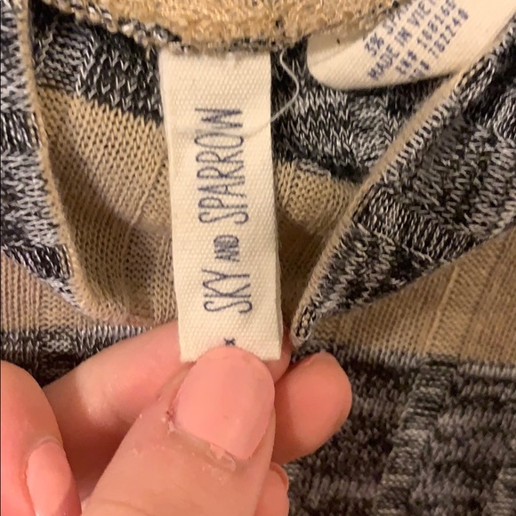 XS sky and sparrow shirt - Picture 4 of 4